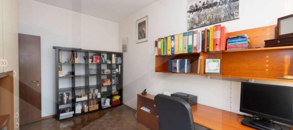 Apartamento de 3 divisões em Monza, Italy N.º 33362 74