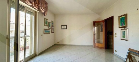 Квартира с 4 комнатами в Битритто, Италия № 27781 3