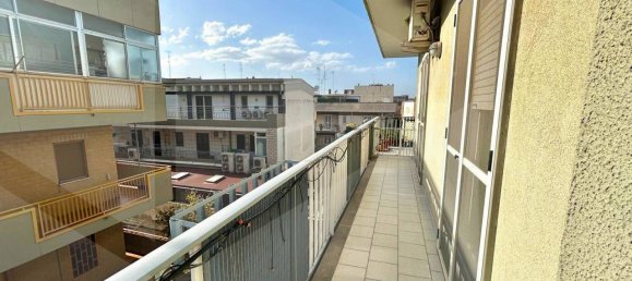 Квартира с 4 комнатами в Битритто, Италия № 27781 42