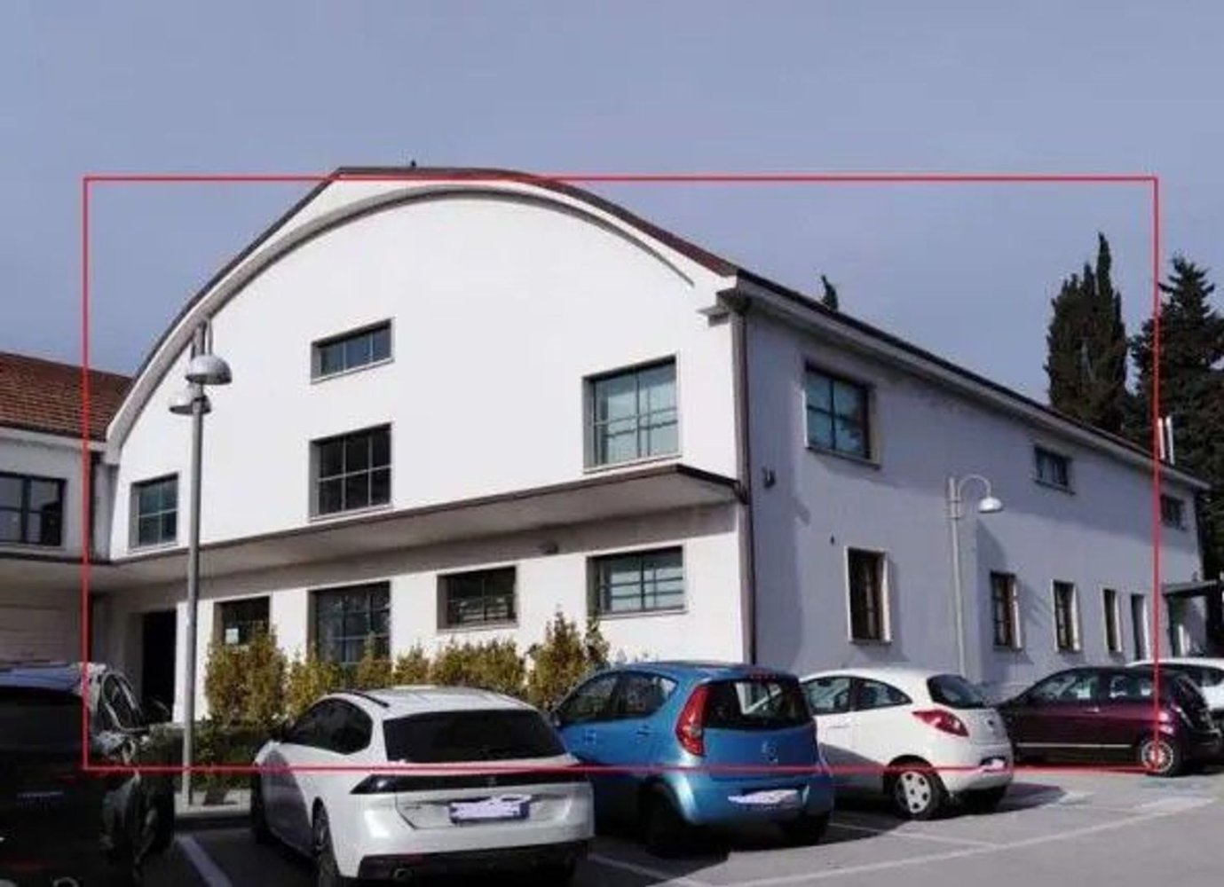 442m² Commercial property in Monte San Giusto, Italy No. 185790