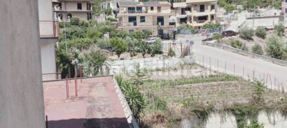 4 bedrooms House in Taurano, Italy No. 260204 2