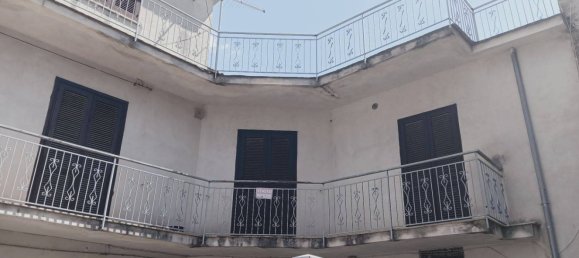 4 bedrooms House in Taurano, Italy No. 260204 15