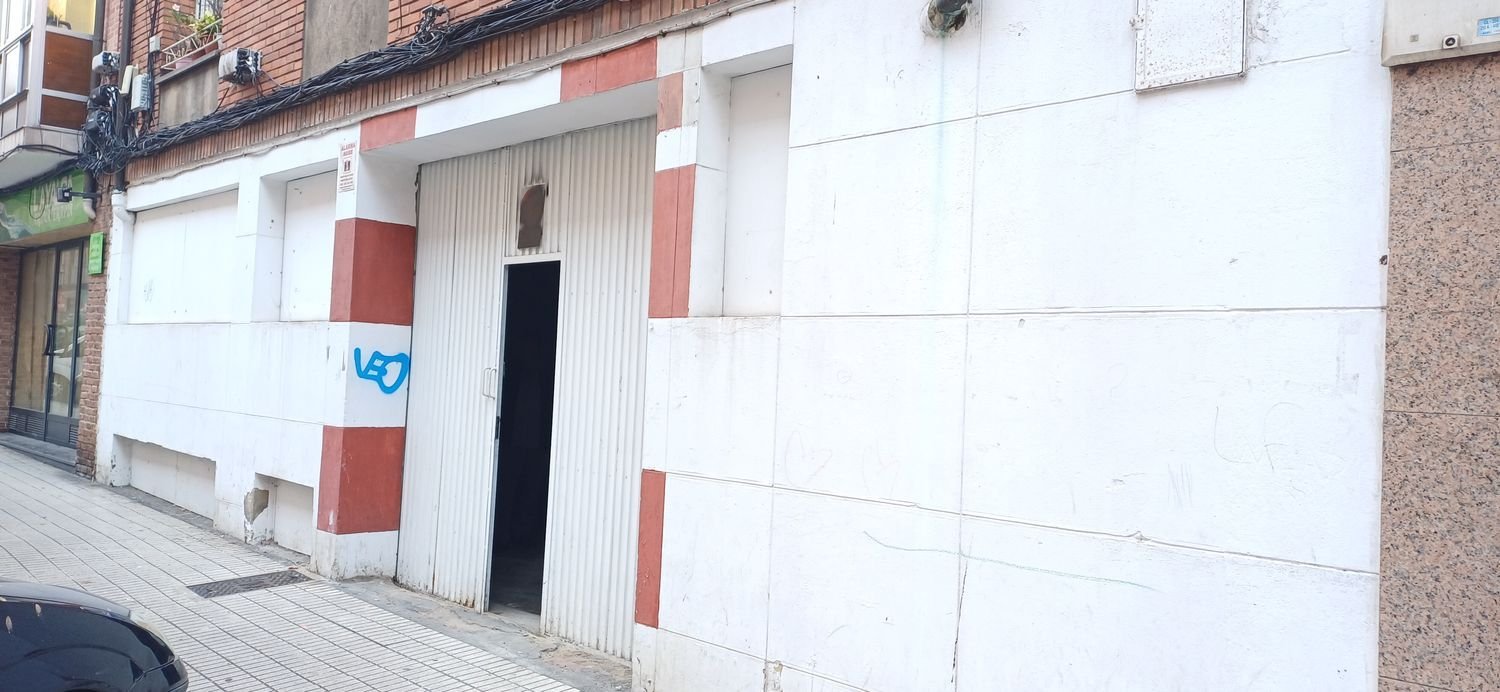 Gewerbliche Immobilie in Gijon, Spain 150m², Nr. 149758