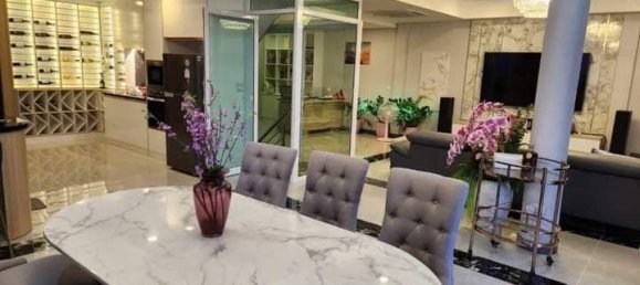 6 bedrooms Villa in Pattaya, Thailand No. 11717 9