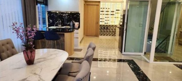 6 bedrooms Villa in Pattaya, Thailand No. 11717 10