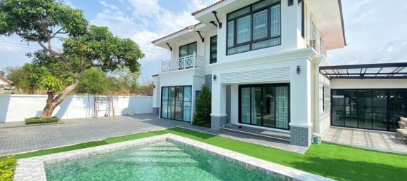 Кафе / ресторан с 4 спальнями в Паттайя, Таиланд № 8428 2