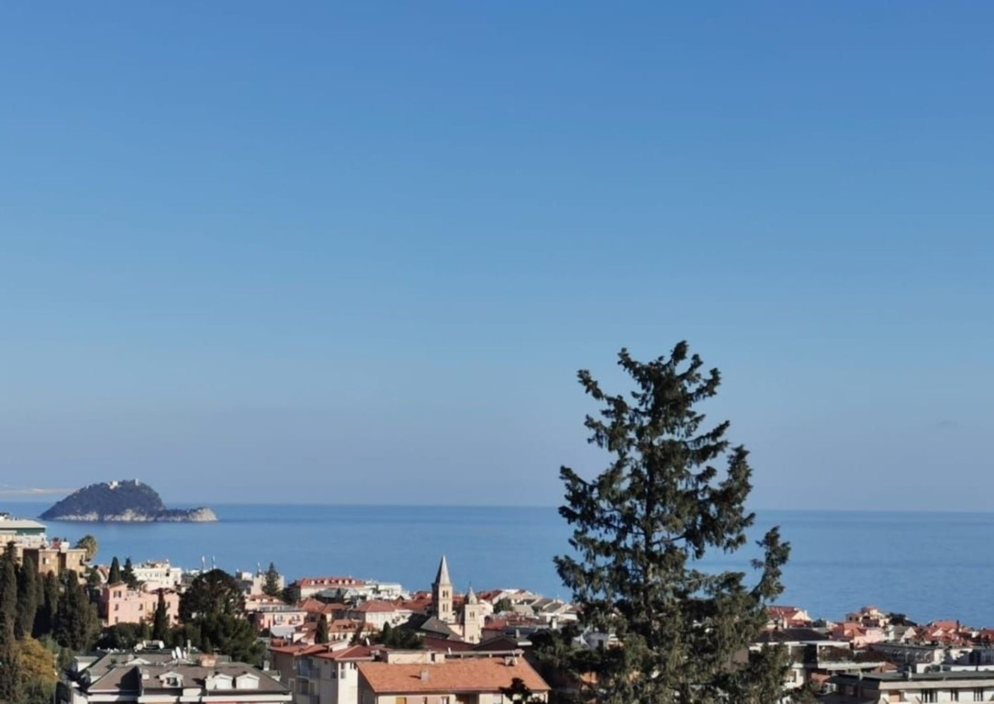 Casa de 4 habitaciónes en Alassio, Italy No. 124598