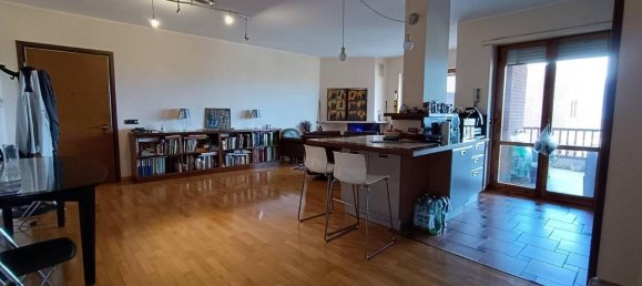 Квартира с 4 комнатами в Фрозиноне, Италия № 73906 2