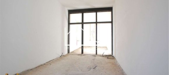 3 rooms Apartment in San Martino in Rio, Italy No. 193465 8