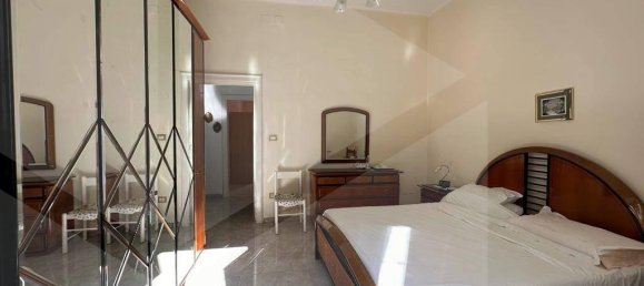 4-Zimmer Wohnung in Bari, Italy, Nr. 40986 2