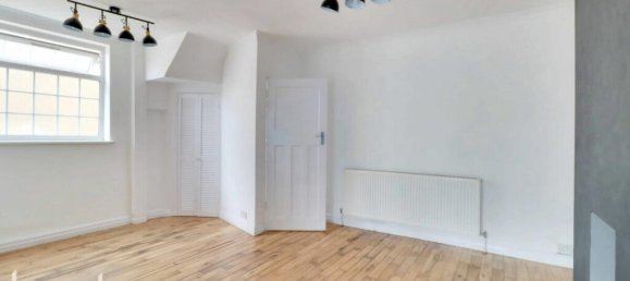 3 bedrooms House in Hayes, United Kingdom No. 5040 5