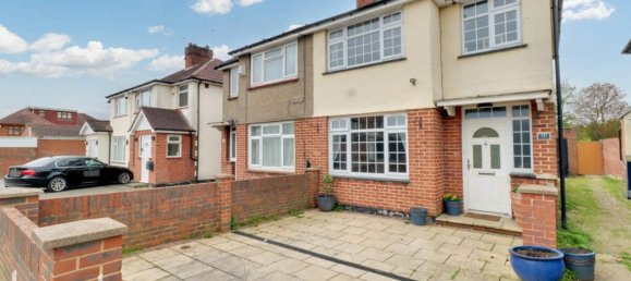 3 bedrooms House in Hayes, United Kingdom No. 5040 2