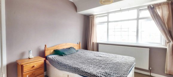 3 bedrooms House in Hayes, United Kingdom No. 5040 8