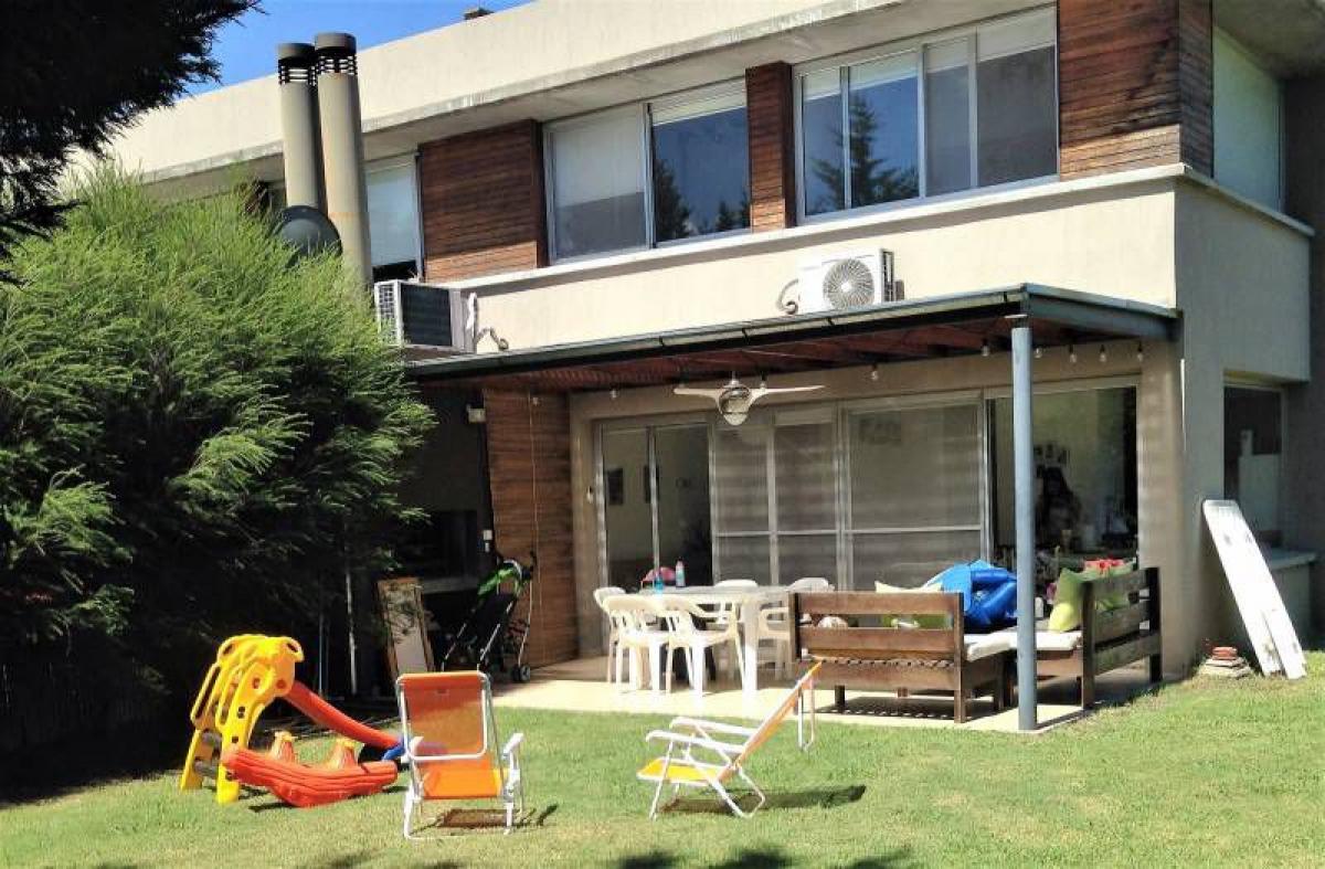 2 bedrooms House in Tigre, Argentina No. 4043