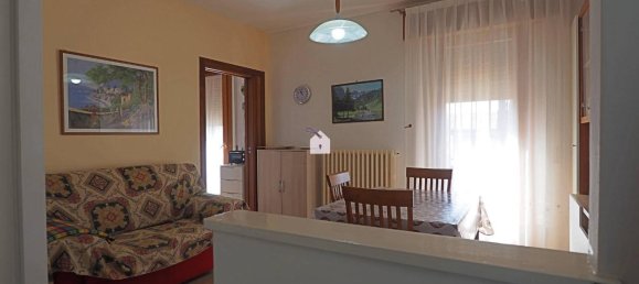 4 rooms Apartment in Corridonia, Italy No. 114879 2