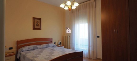 4 rooms Apartment in Corridonia, Italy No. 114879 9