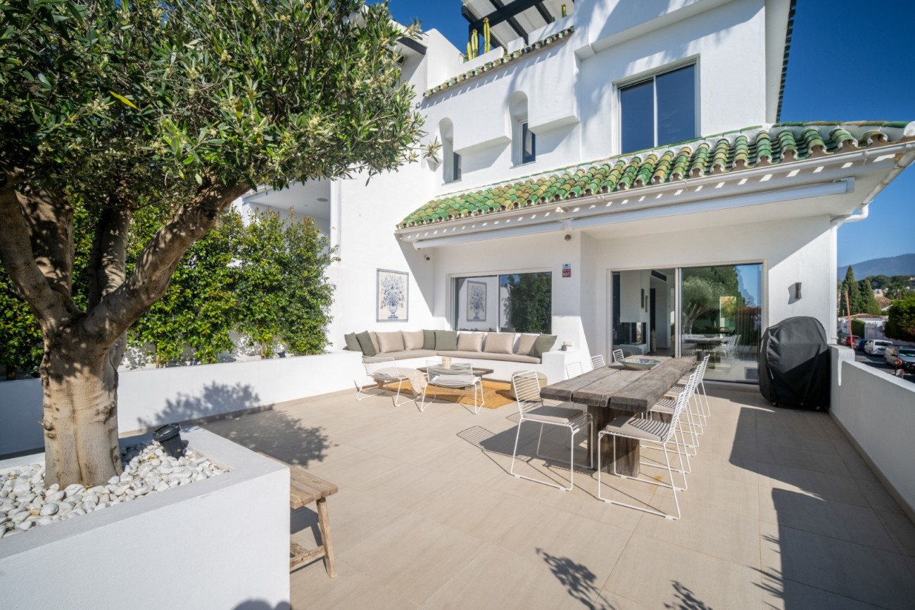 4 bedrooms Townhouse in Marbella, Spain No. 103428