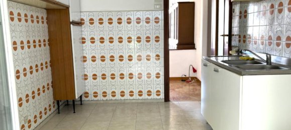 3 bedrooms Apartment in Genoa, Italy No. 36253 8