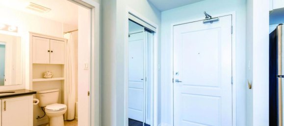 Studio in the Condo in Hamilton, Canada No. 445 12