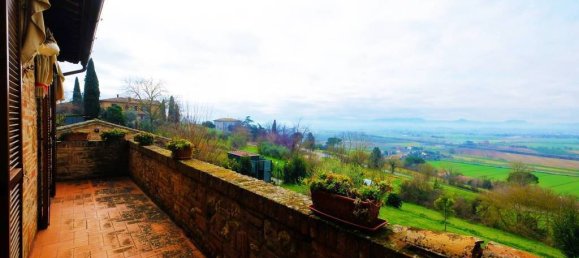 4 bedrooms Villa in Montepulciano, Italy No. 197174 4