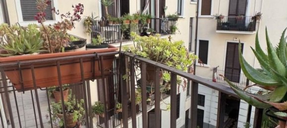 3 bedrooms Apartment in Milan, Italy No. 373177 10