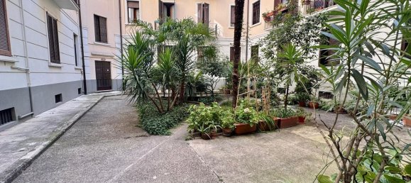 3 bedrooms Apartment in Milan, Italy No. 373177 3