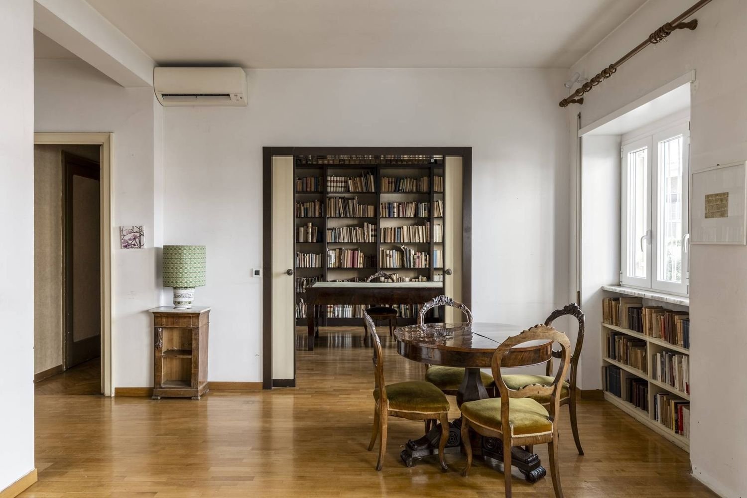 5 bedrooms Apartment in Rome, Italy No. 321559