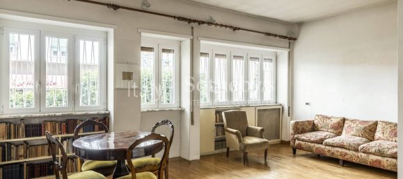 5 bedrooms Apartment in Rome, Italy No. 321559 2