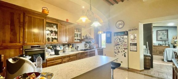 6 rooms Apartment in San Miniato, Italy No. 124491 2