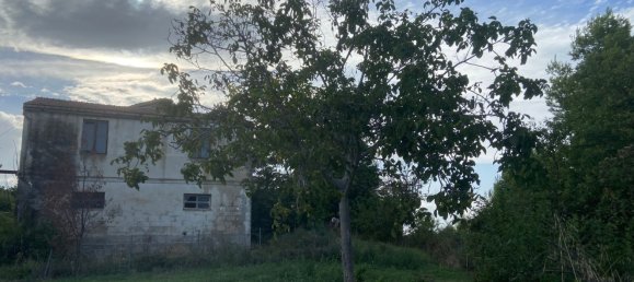 8 bedrooms House in Atri, Italy No. 310848 4