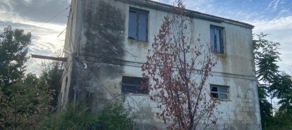 8 bedrooms House in Atri, Italy No. 310848 5