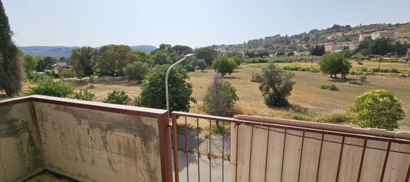 2 bedrooms Apartment in Enna, Italy No. 136116 9