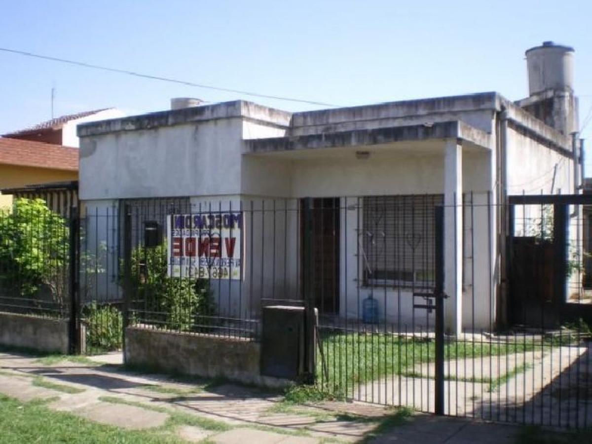 3 bedrooms House in San Miguel, Argentina No. 92263