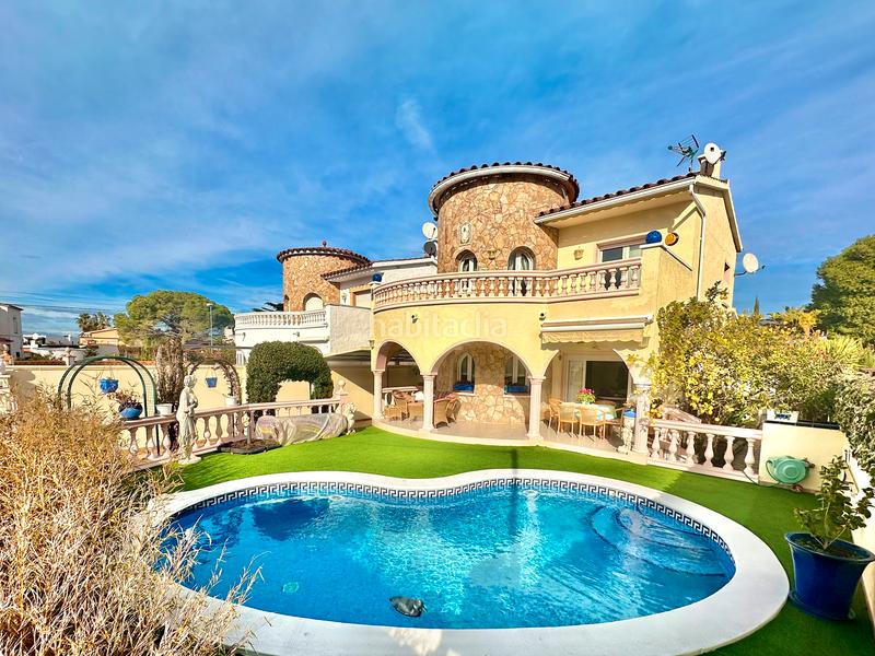 4 bedrooms House in Empuriabrava, Spain No. 233673