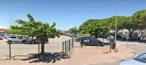  Parking in Saint-Cyprien, France No. 342113 2