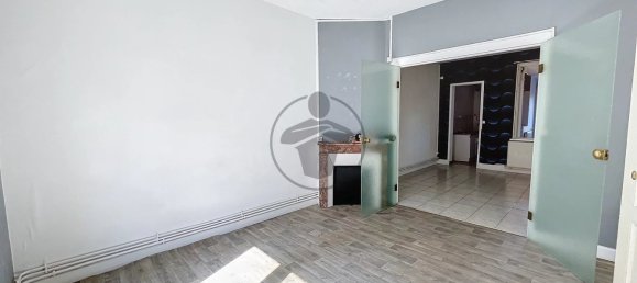 2 Schlafzimmer Haus in Saint-Quentin, France, Nr. 67683 3