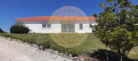 Villa de 3 dormitorios en Sao Martinho do Porto, Portugal No. 146730 2