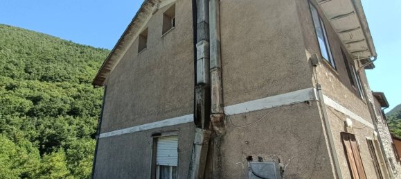 3 bedrooms House in Marche, Italy No. 264218 3