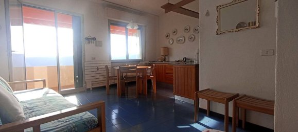 2-salle Appartement à Finale Ligure, Italy No. 213439 14