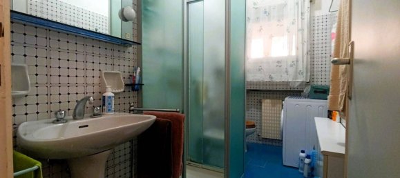 2-salle Appartement à Finale Ligure, Italy No. 213439 13