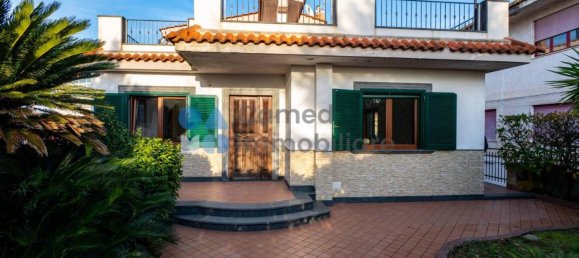 Вилла с 5 комнатами в Неаполь, Италия № 32304 2