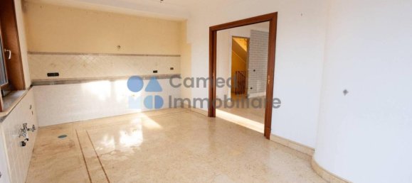 Вилла с 5 комнатами в Неаполь, Италия № 32304 10