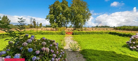 5 bedrooms House in Bernay, France No. 353084 3