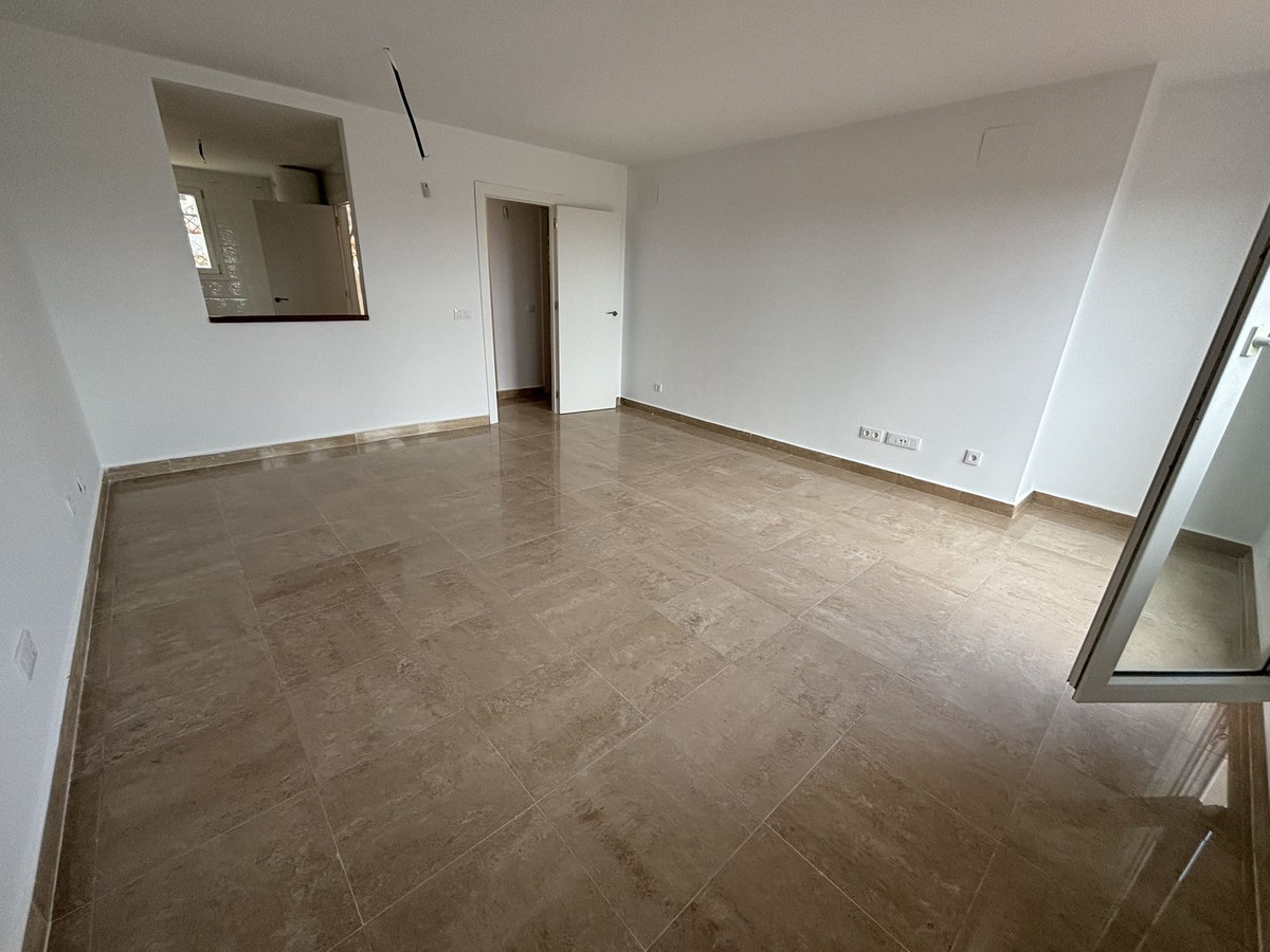 3 bedrooms Apartment in La Duquesa, Spain No. 122197