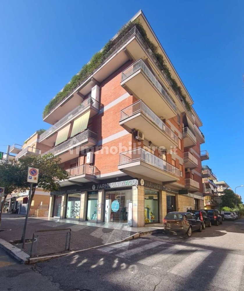 2 Schlafzimmer Wohnung in Pomezia, Italy, Nr. 374161