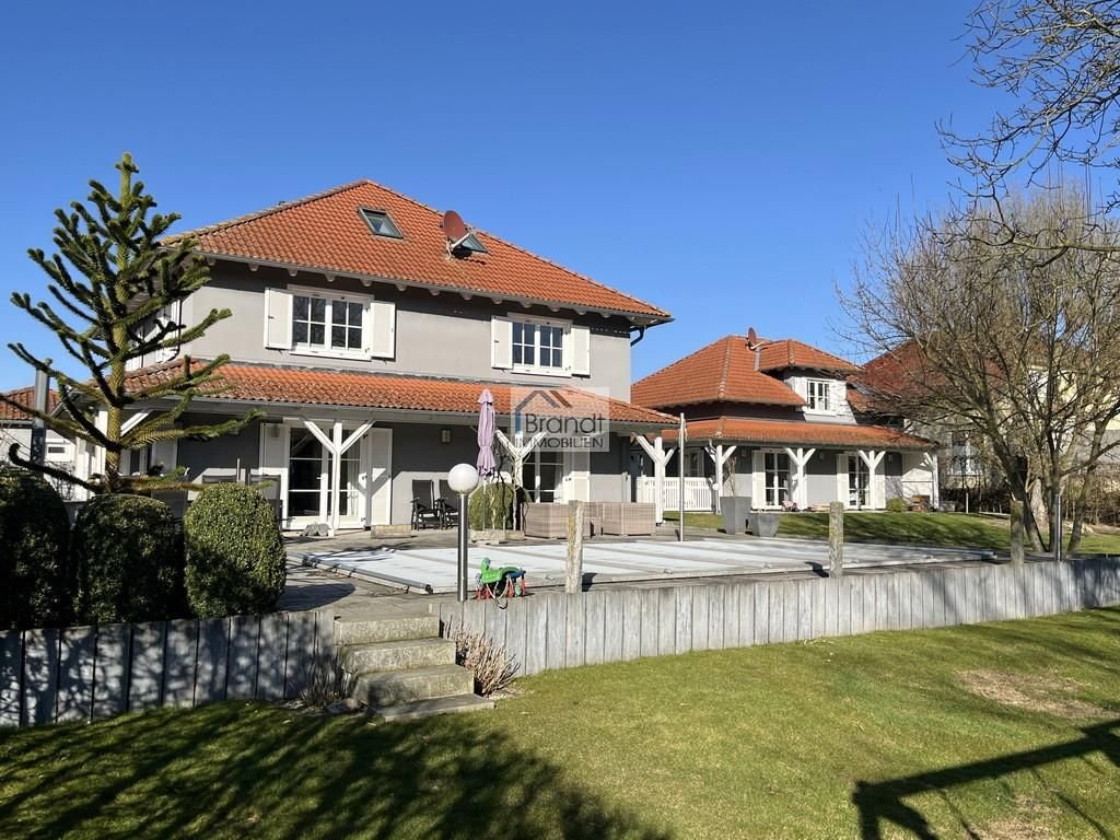 7 rooms House in Lower Saxony, Germany No. 212486