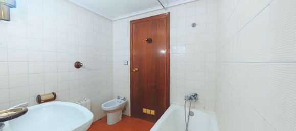 Apartamento de 3 dormitorios en Zaragoza, Spain No. 163283 35