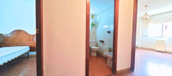 Apartamento de 3 dormitorios en Zaragoza, Spain No. 163283 32