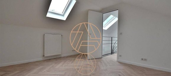 4 bedrooms Villa in Saint-Maur-des-Fosses, France No. 161635 8