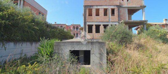 5 bedrooms Villa in Mosciano Sant'Angelo, Italy No. 321957 3